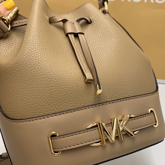 MICHAEL KORS REED MEDIUM BELTED BACKED MESSENGER CROSSBODY CAMEL COLOR - Picture 5 of 12